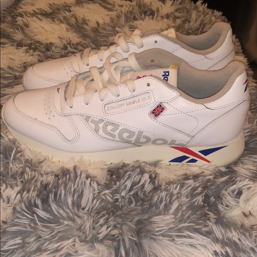 Reebok shoes never worn